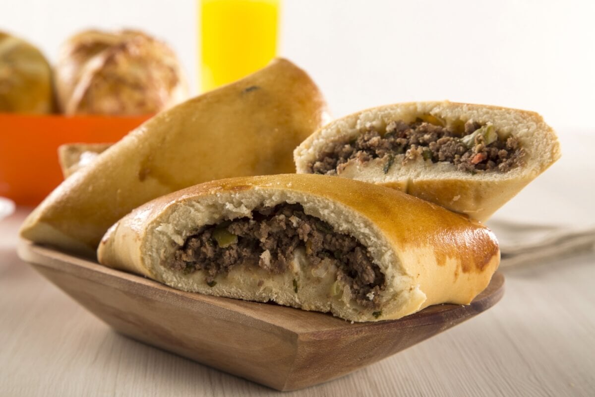 Esfiha de carne moída (Imagem: Paulo Vilela | Shutterstock)