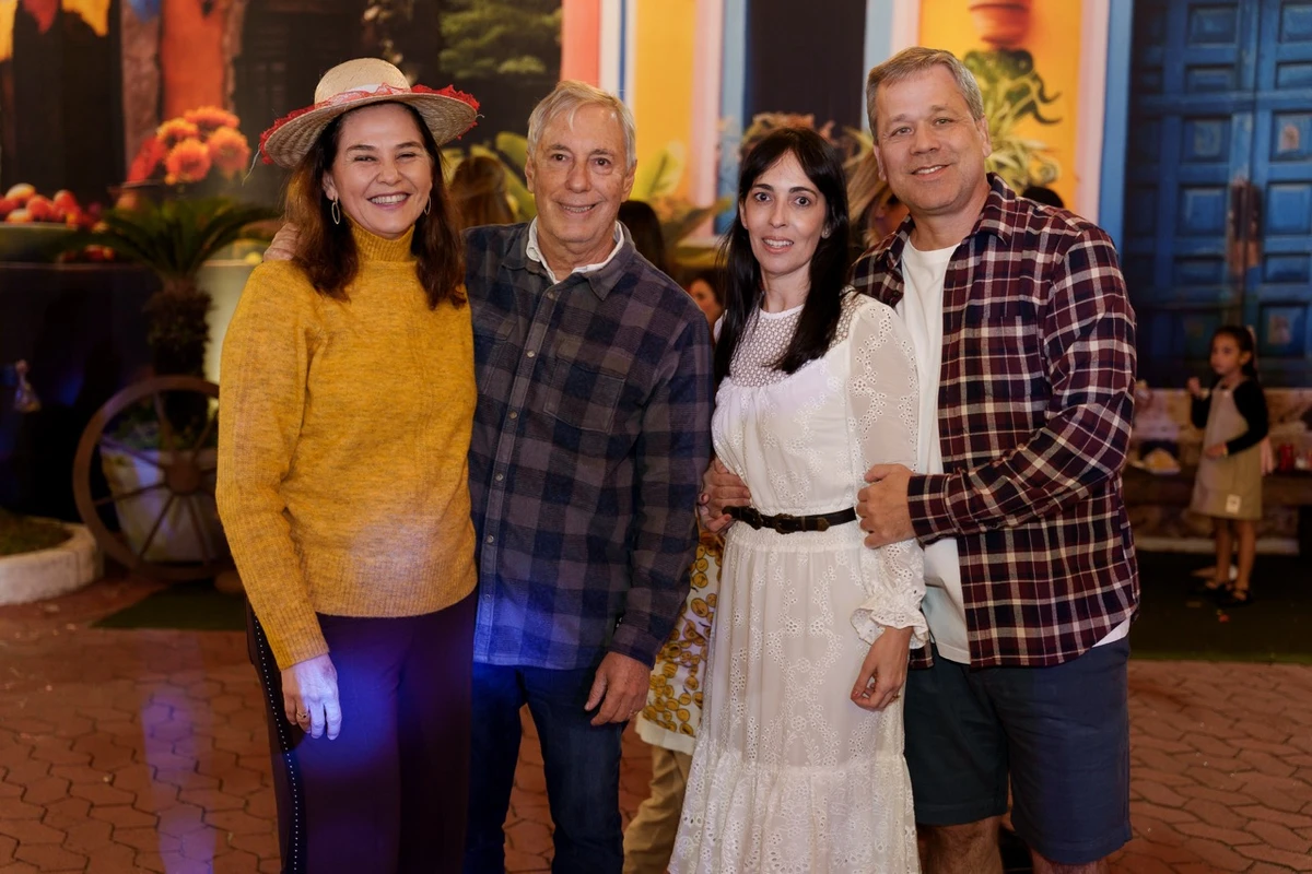 Victor Santos Neves filho e Ana Paula camata do Nascimento, Karina Machado e Fabiano Pereira