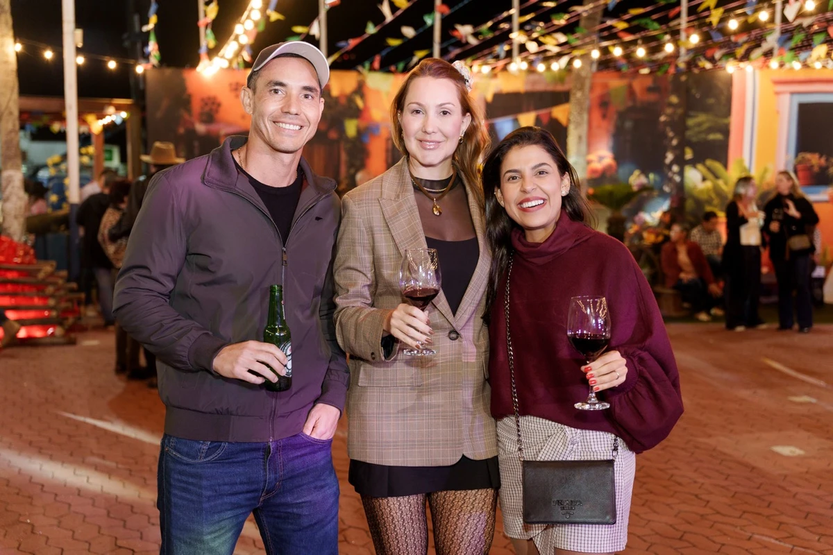 Vitor e Mariana Gusmão, Gabriela Mantovani 