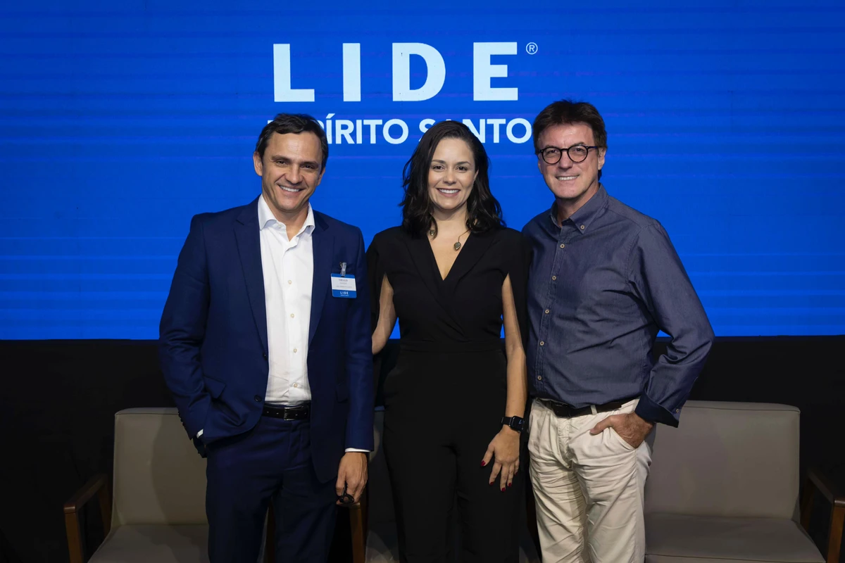Thiago Santos (LIDE ES); Rachel Freixo (subsecretária de competitividade da Secretaria de Estado de Desenvolvimento -SEDES) e Valcemiro Nossa (presidente da Fucape e conselheiro do LIDE ES)