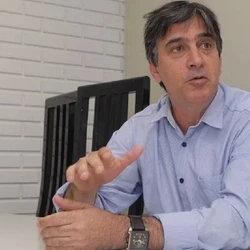 Juiz mudou entendimento da questão, após inicialmente ter negado o pedido do ex-prefeito para barrar apreciação dos relatórios do tribunal pelo Legislativo municipal