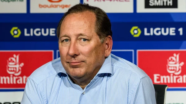 Tradicional equipe francesa teve queda para a Segunda Divisão decretada por autoridade financeira que regula clubes do país