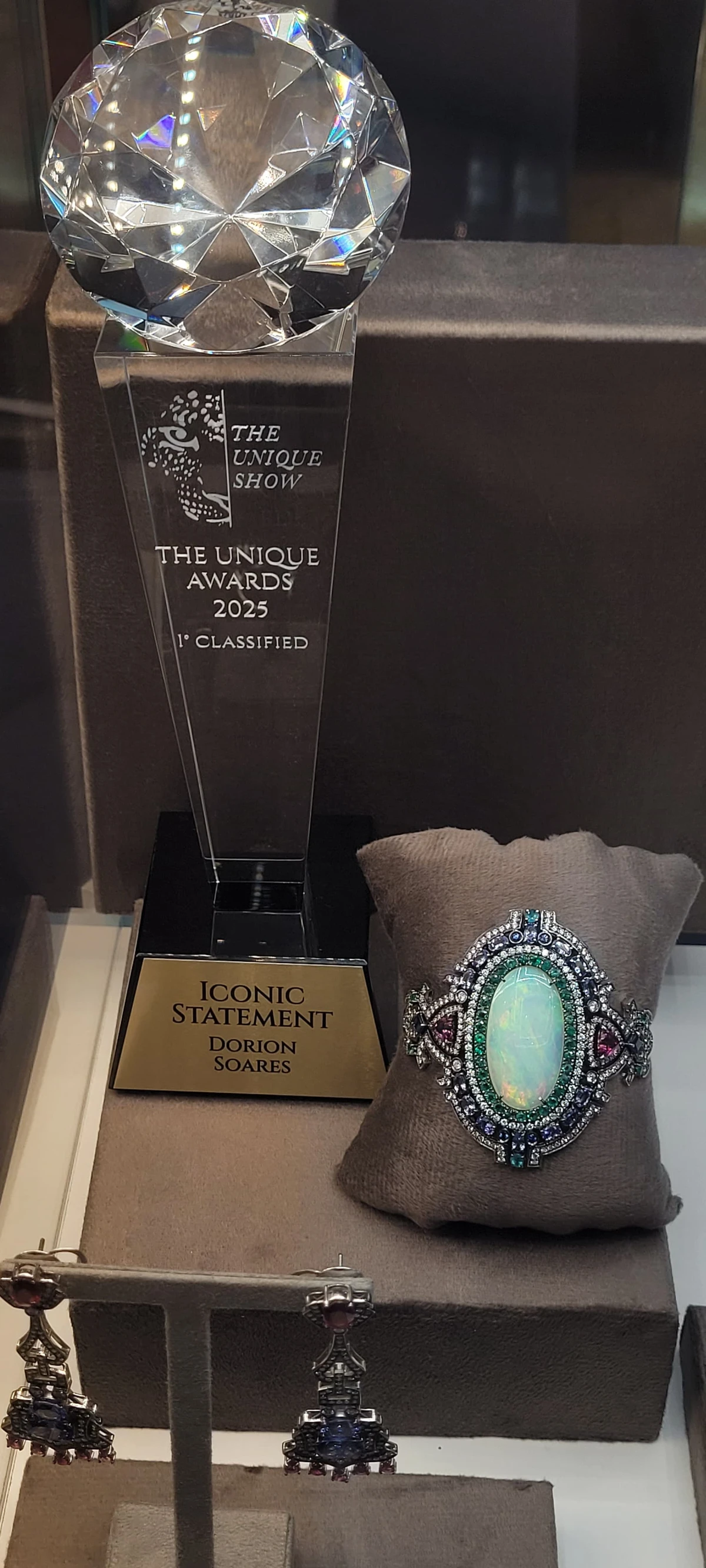 Dorion Soares é premiado em palco de Mônaco com joia icônica 