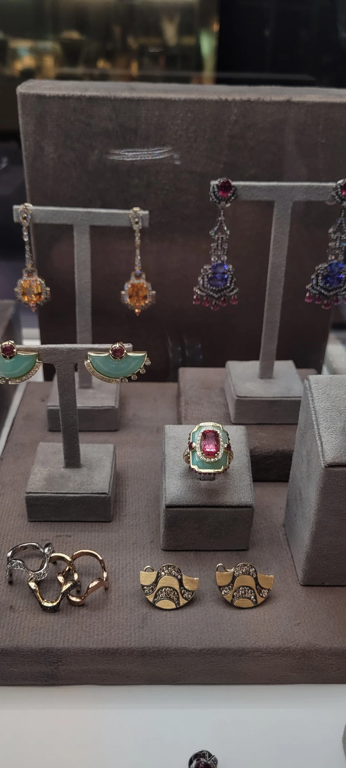 Dorion Soares é premiado em palco de Mônaco com joia icônica 