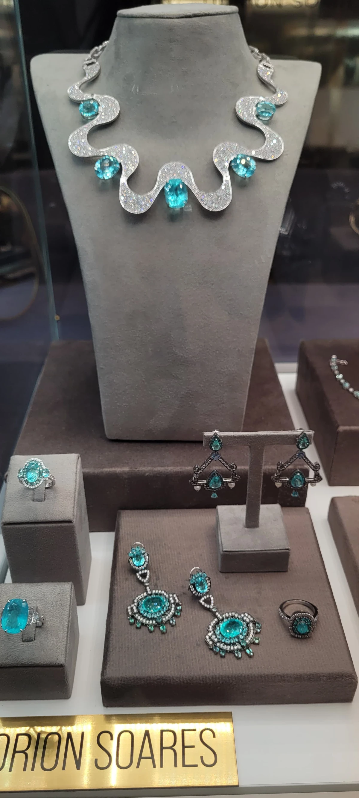 Dorion Soares é premiado em palco de Mônaco com joia icônica 