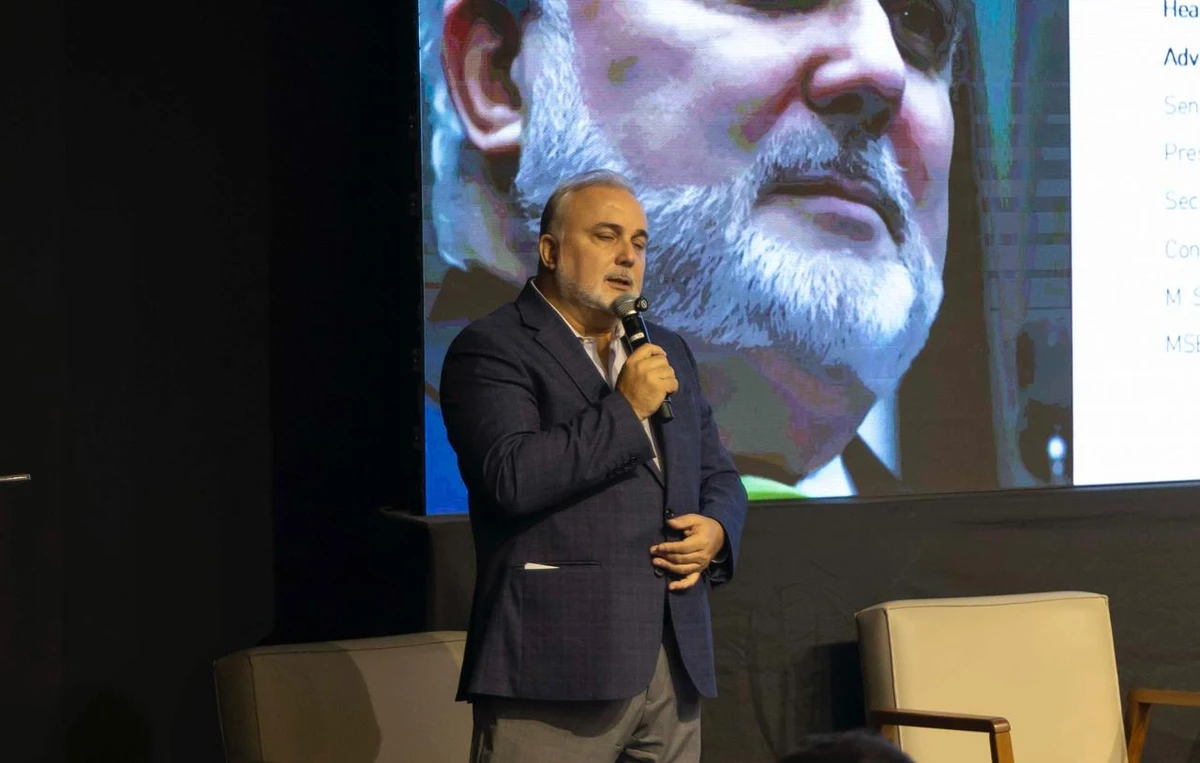 Jean-Paul Prates, ex-presidente da Petrobras, participa de evento em Vitória