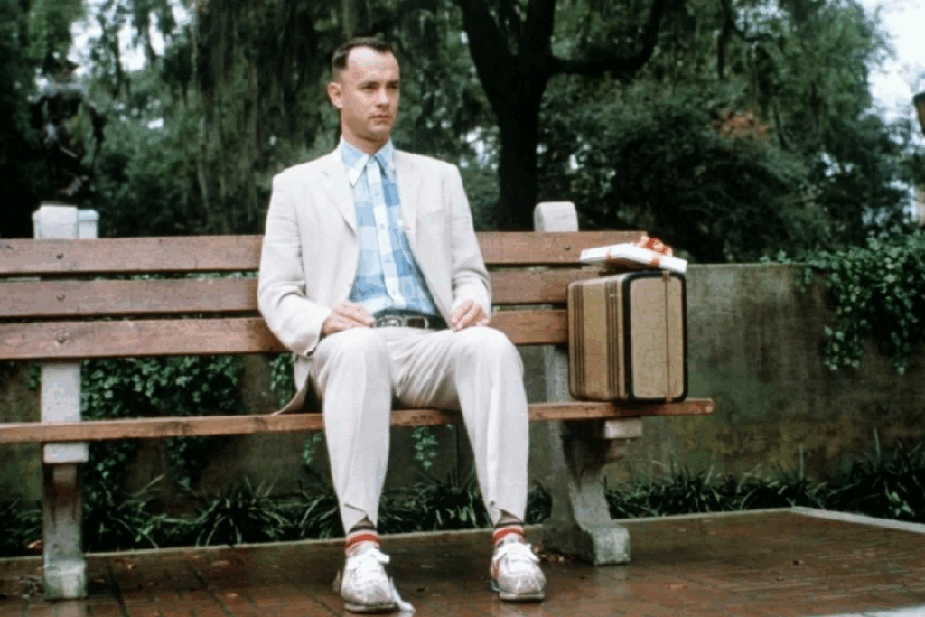 O filme “Forrest Gump” mistura emoção e história ao narrar as aventuras de um personagem cativante vivido por Tom Hanks (Imagem: Reprodução digital | Paramount Pictures Spain)