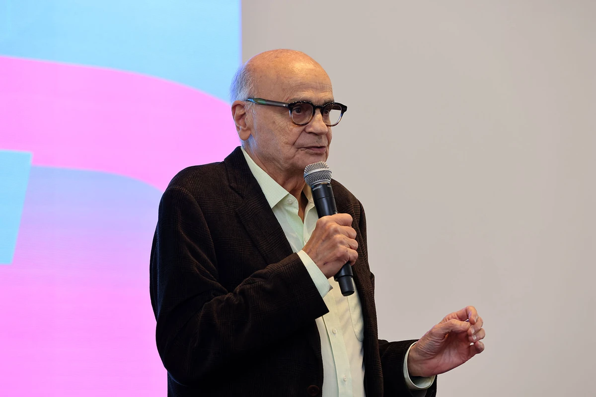 Médico Drauzio Varella durante palestra no Palácio Anchieta sobre políticas contra as drogas