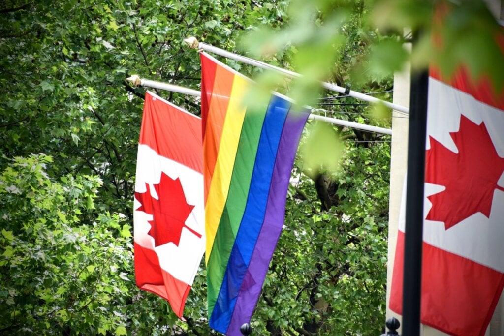 O Canadá teve o casamento LGBTQI+ legalizado muito antes do Brasil (Imagem: Lizroi | Shutterstock)