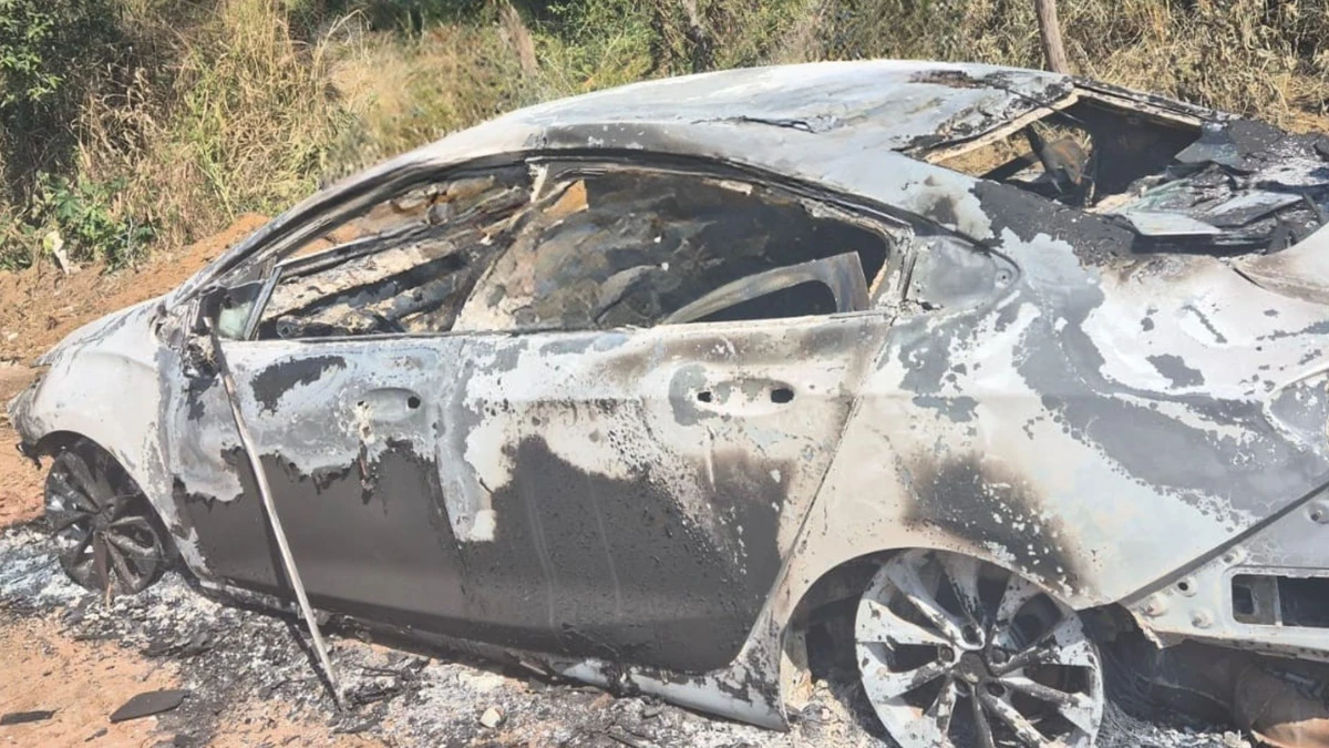 Carro carbonização é encontrado em Cariacica