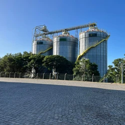 Enquanto monta o planejamento de longo prazo para a área de 400 mil m² que acaba de comprar em Aracruz, Norte do Espírito Santo, companhia faz investimentos em Viana