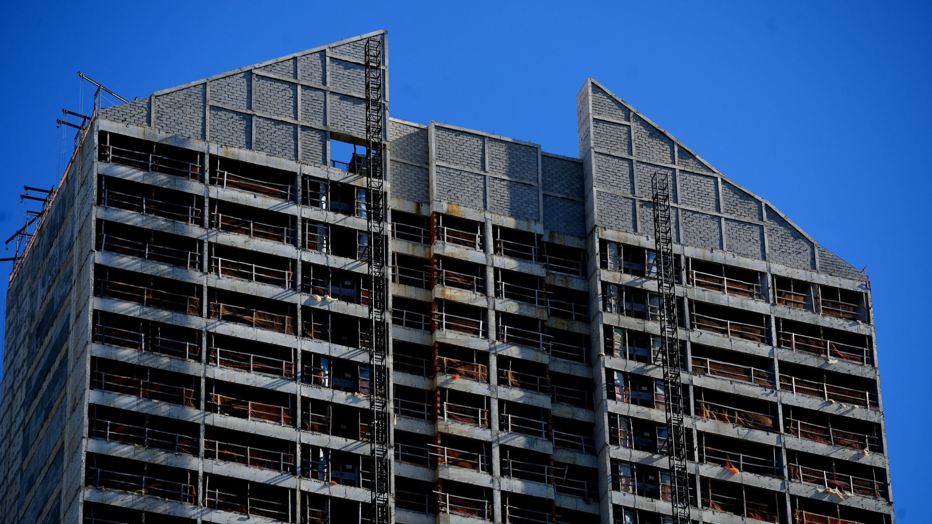 Maior torre do empreendimento está com a estrutura pronta e em fase de acabamento. Crédito: Fernando Madeira