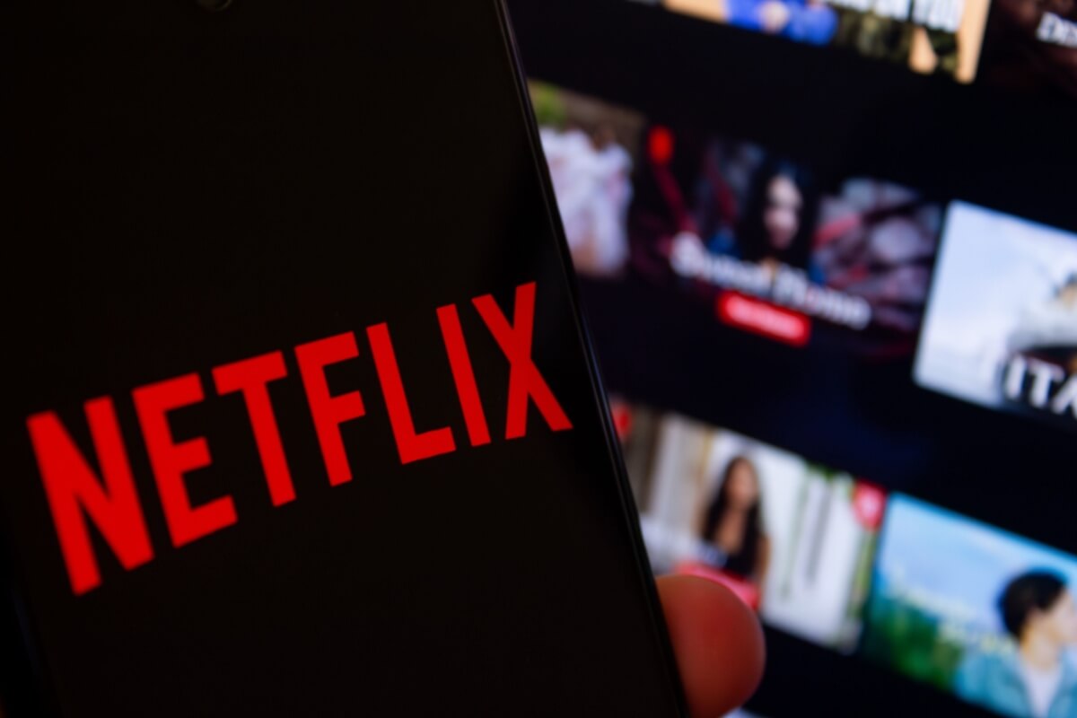 A semana está recheada de lançamentos na Netflix (Imagem: Emre Akkoyun | Shutterstock)