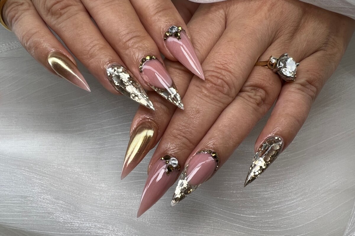 O inverno também traz tendências para as unhas (Imagem: Huan N. Phan | Shutterstock)