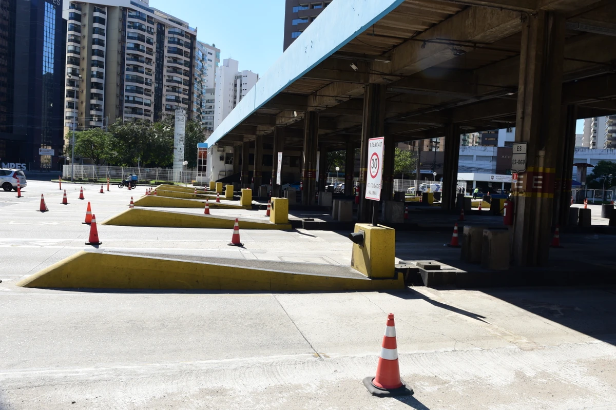 Entrada da Terceira Ponte, em Vitória por Ricardo Medeiros