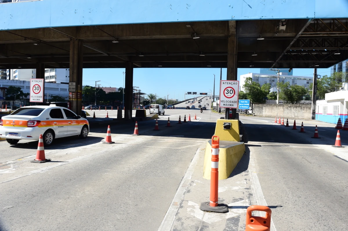 Entrada da Terceira Ponte, em Vitória por Ricardo Medeiros