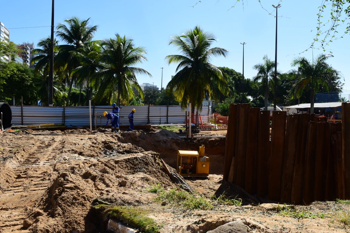 Obra na Praça dos Namorados