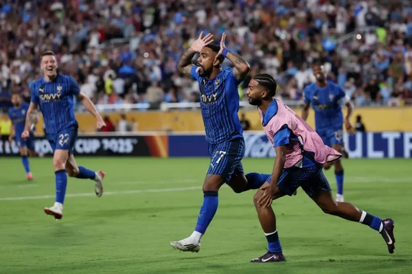 Al Hilal derruba City e entra no caminho do Fluminense