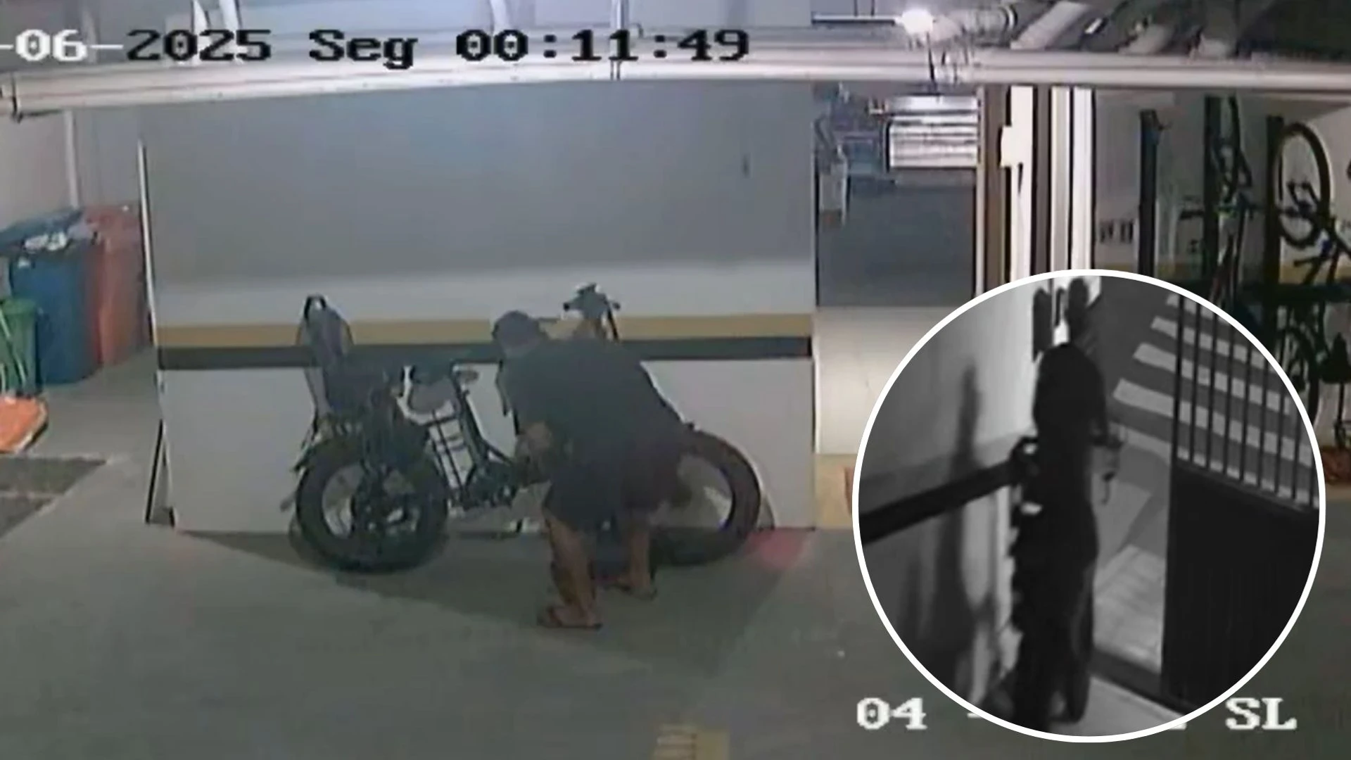 Crime aconteceu durante a madrugada do último domingo (30) e é investigado pela Polícia Civil; veículo não foi recuperado e criminoso ainda não foi localizado