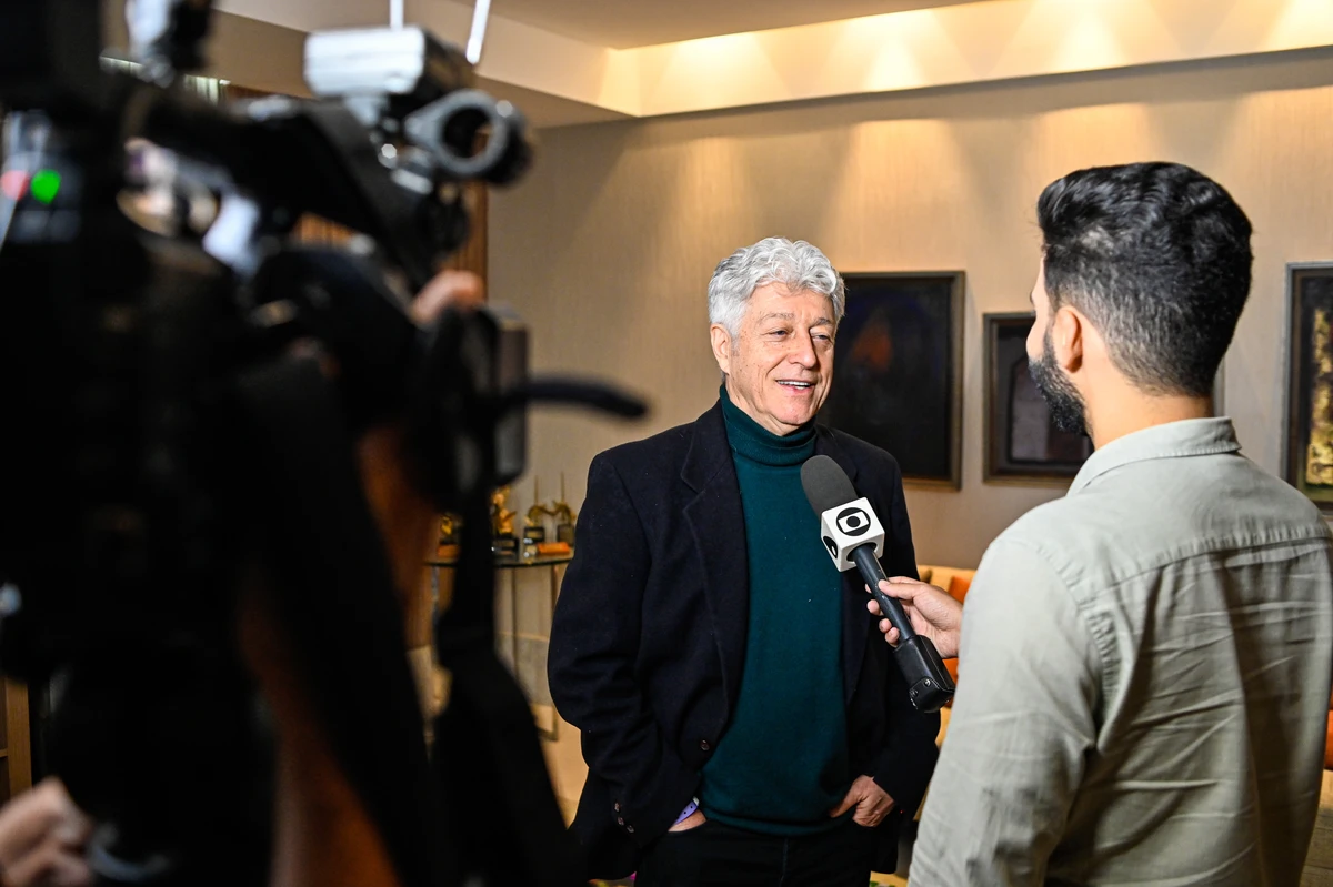 Caco Barcellos em entrevista para a TV Gazeta