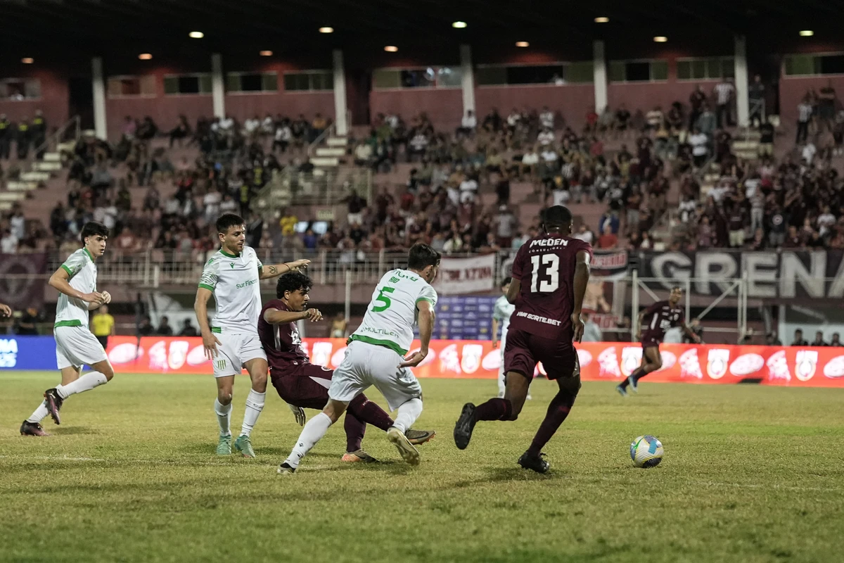 Desportiva 0 x 1 Banfield pela Copa Vitória Cup no estádio Engenheiro Araripe por Vitor Jubini