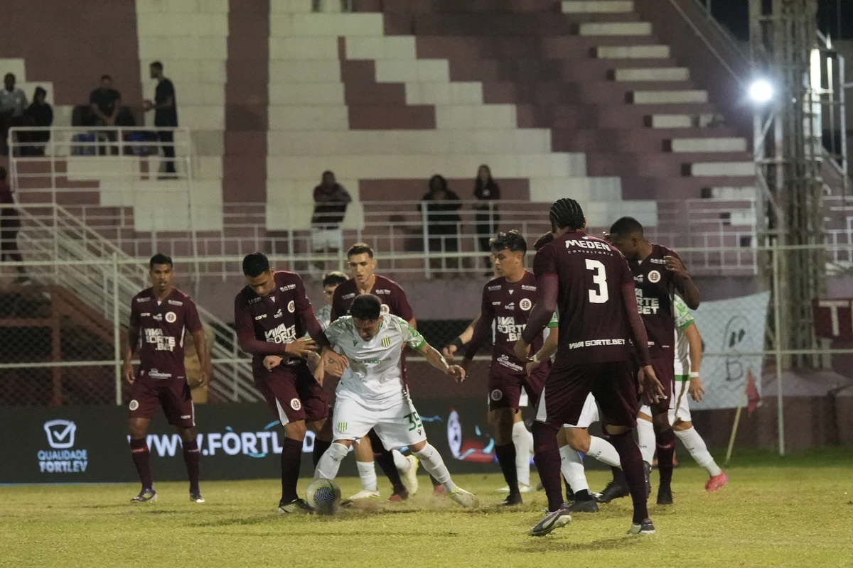 Desportiva 0 x 1 Banfield pela Copa Vitória Cup no estádio Engenheiro Araripe por Vitor Jubini