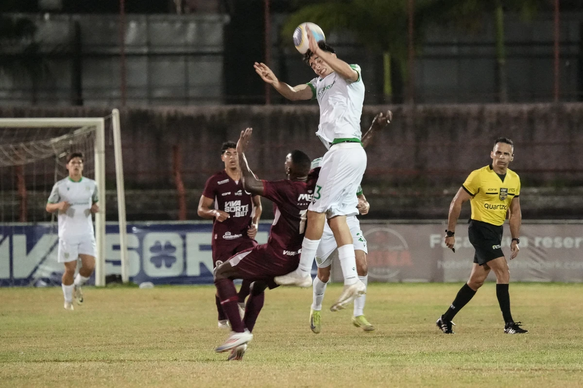 Desportiva 0 x 1 Banfield pela Copa Vitória Cup no estádio Engenheiro Araripe por Vitor Jubini