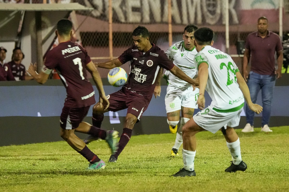 Desportiva 0 x 1 Banfield pela Copa Vitória Cup no estádio Engenheiro Araripe por Vitor Jubini