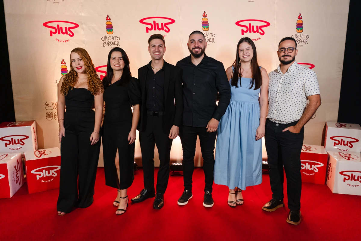 Na terça-feira (01), o Plus Delivery reuniu dezenas de lojas, parceiros e convidados para celebrar os vencedores do Circuito Burger 2025 por Plus Delivery/Divulgação