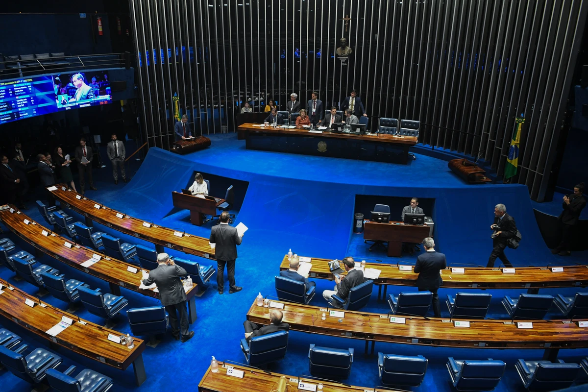 Plenário do Senado Federal durante sessão deliberativa ordinária. 