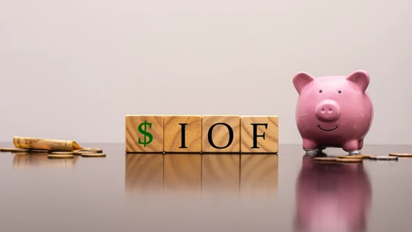 O IOF pode tirar até 96% do rendimento de quem resgata aplicações cedo demais, mas há formas simples de escapar disso