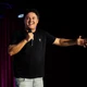 Imagem - Humorista Gui Santana apresenta show gratuito de stand-up em Cariacica