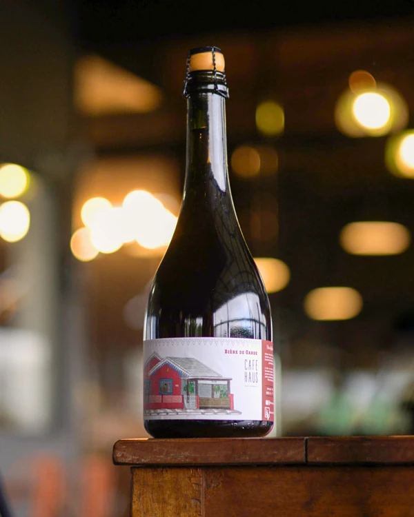 Bière de Garde Cafe Haus  por Cervejaria Três Santas/Acervo