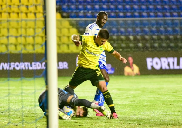 Cruzeiro x Defensa y Justícia, pela Vitória Cup no Kleber Andrade por Carlos Alberto Silva