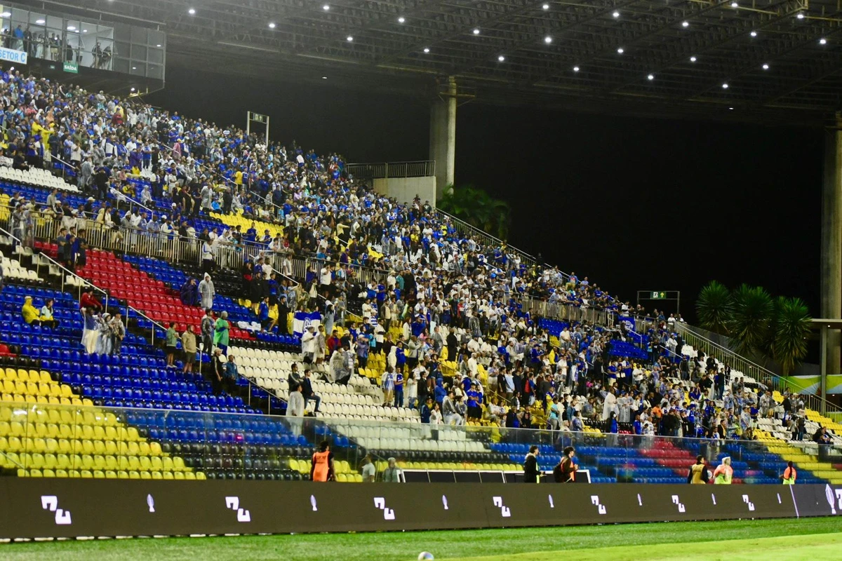 Cruzeiro x Defensa y Justícia, pela Vitória Cup no Kleber Andrade por Carlos Alberto Silva