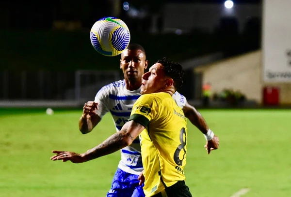Cruzeiro x Defensa y Justícia, pela Vitória Cup no Kleber Andrade por Carlos Alberto Silva