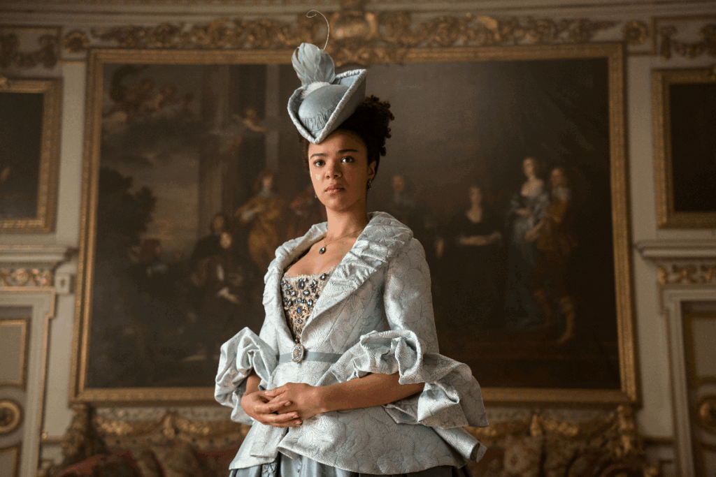 “Rainha Charlotte: uma história Bridgerton” acompanha a trajetória de Charlotte e George III (Imagem: Reprodução digital | Netflix) 