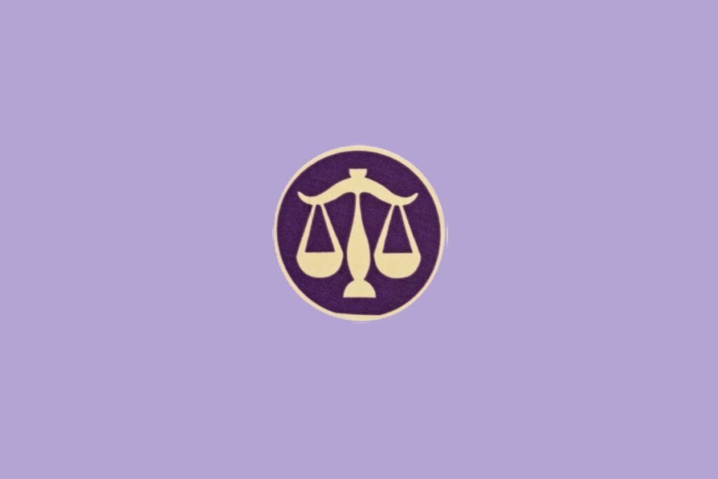 Os nativos de Libra poderão admirar quem são e cuidar do corpo nesta quinta-feira (Imagem: Nomad_Soul | Shutterstock)
