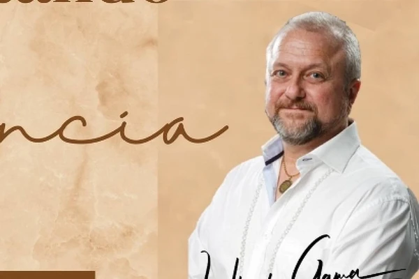 Professor de yoga, Uberto Gama foi denunciado por crimes de violência sexual; ele nega