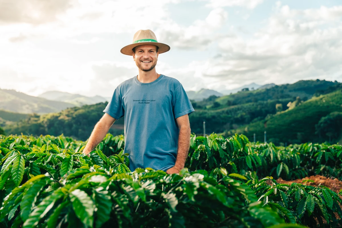 Rafael Bianchini trocou as pistas do atletismo paralímpico pela plantação da família em Iconha, Sul do ES