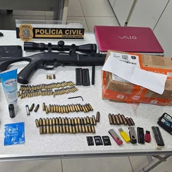 Investigação aponta que abusos contra duas adolescente de 14 anos começaram quando elas tinham 11 anos e aconteciam na ausência da mãe