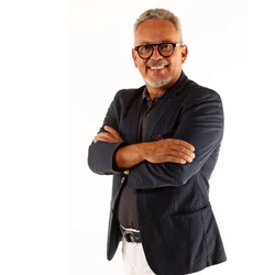 Renato Avelar é corretor de imóveis há mais de 35 anos, palestrante e empresário do mercado imobiliário; ele escreverá quinzenalmente, às quartas, para a editoria