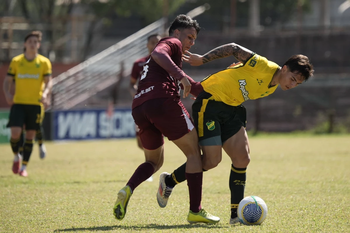 Desportiva x Defensa y Justícia, no Engenheiro Araripe por Vitor Jubini