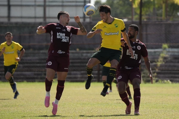 Desportiva x Defensa y Justícia, no Engenheiro Araripe por Vitor Jubini