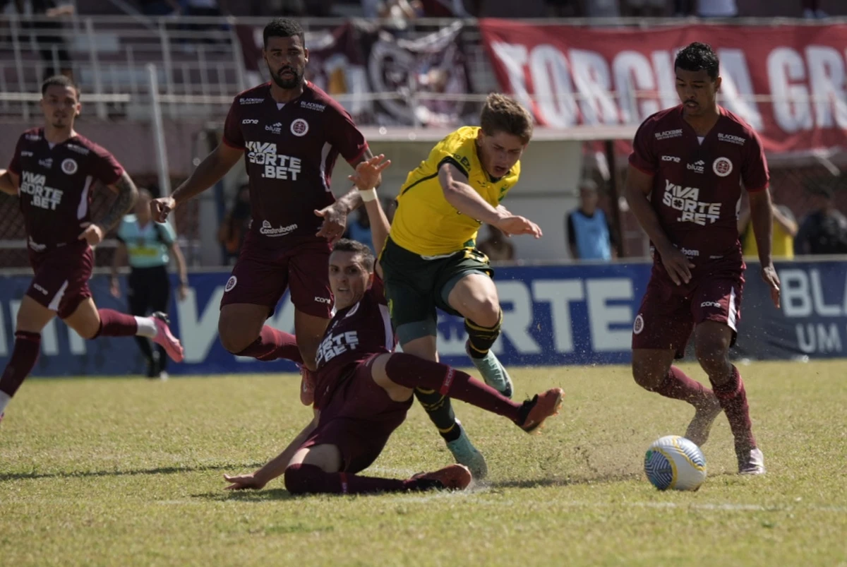 Desportiva x Defensa y Justícia, no Engenheiro Araripe por Vitor Jubini