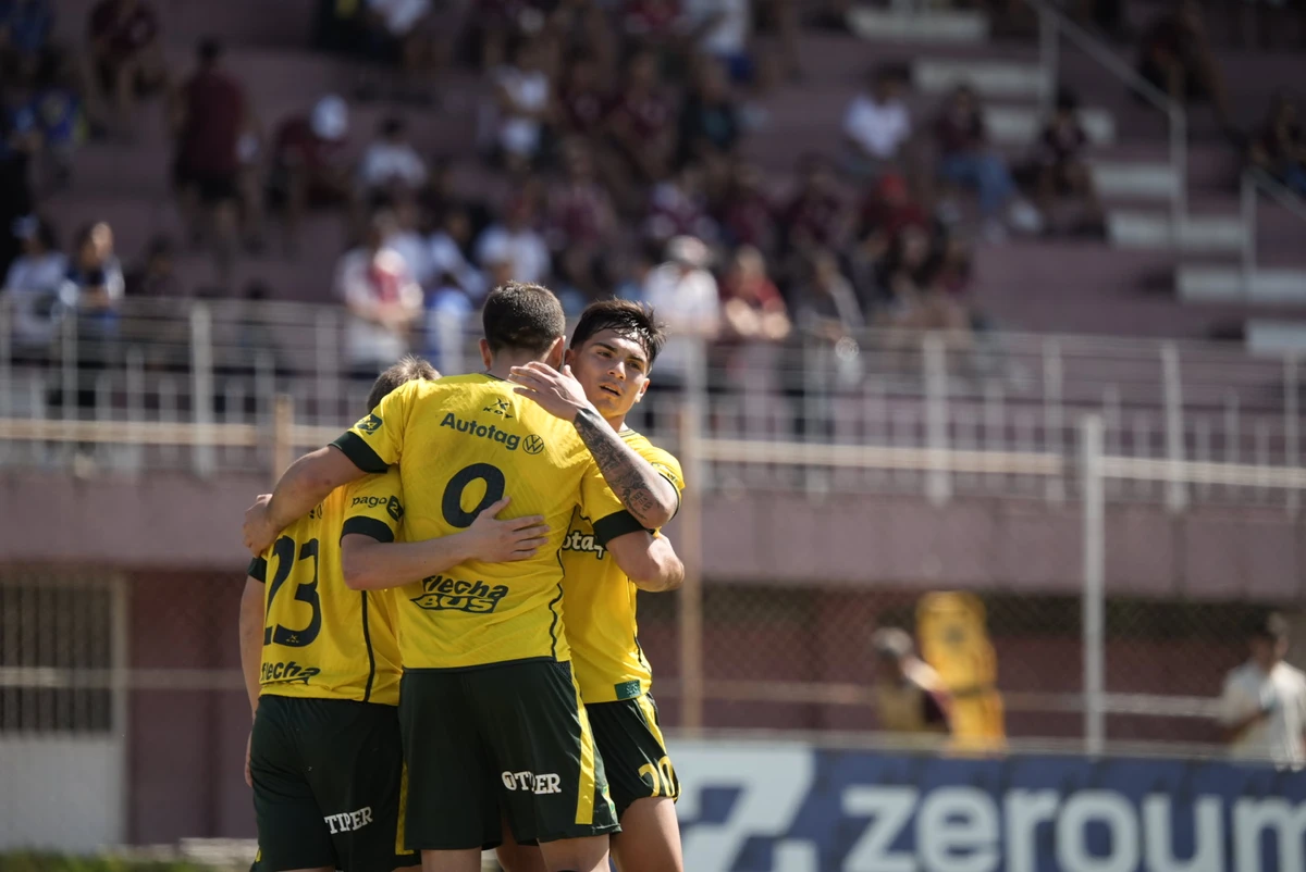 Desportiva x Defensa y Justícia, no Engenheiro Araripe por Vitor Jubini