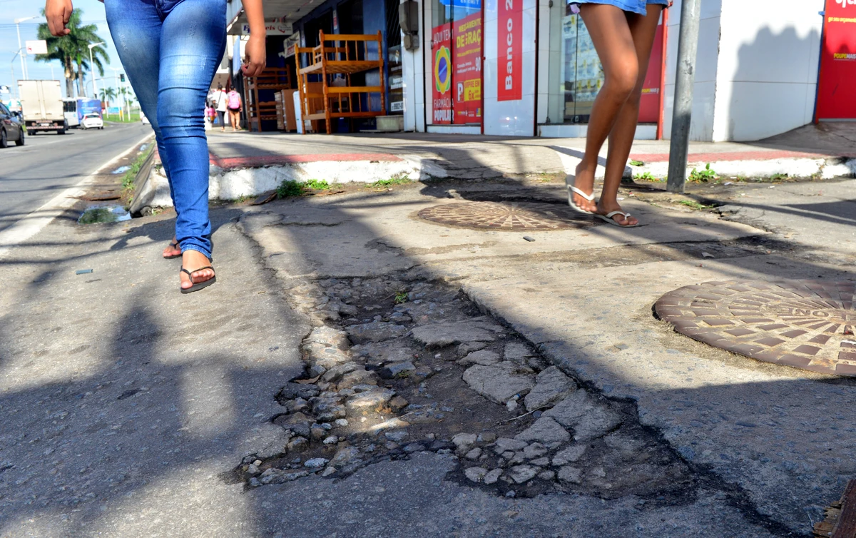 Calçadas esburacadas, Carapina, Serra