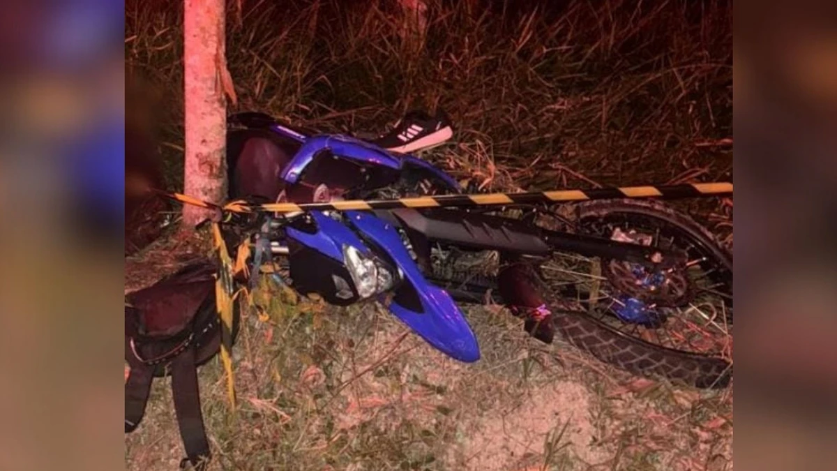 Corpo foi encontrado ao lado de moto em Dores do Rio Preto 