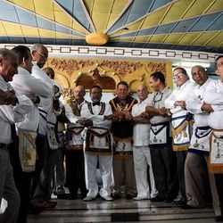 A maçonaria só foi estabelecida na América Latina em meados do século 19, mas ofereceu aos líderes crioulos um modelo associativo secreto no qual se basear para preparar o terreno para a independência.