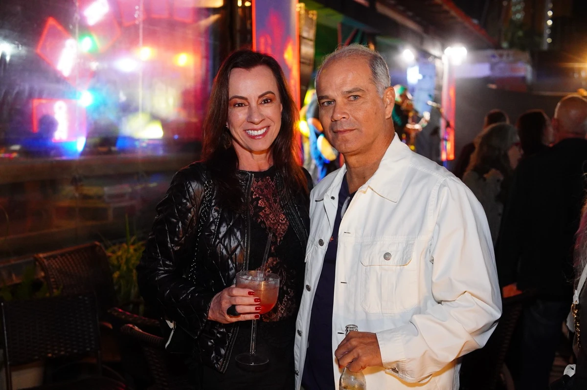 Luciana Almeida e Gustavo Menescal